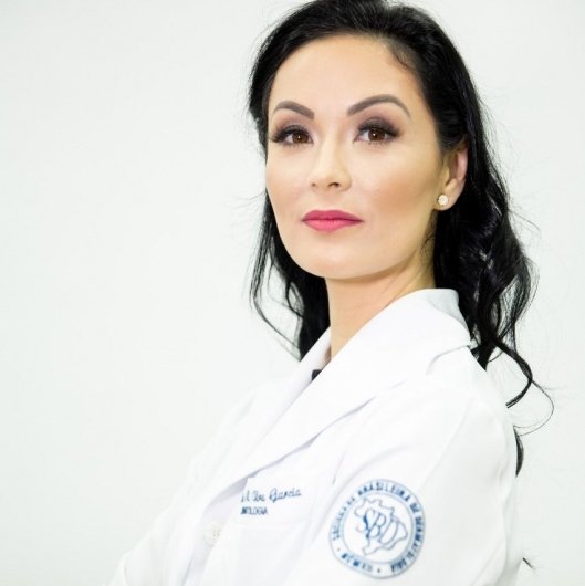 Dra. Thais Roberta Ura Garcia