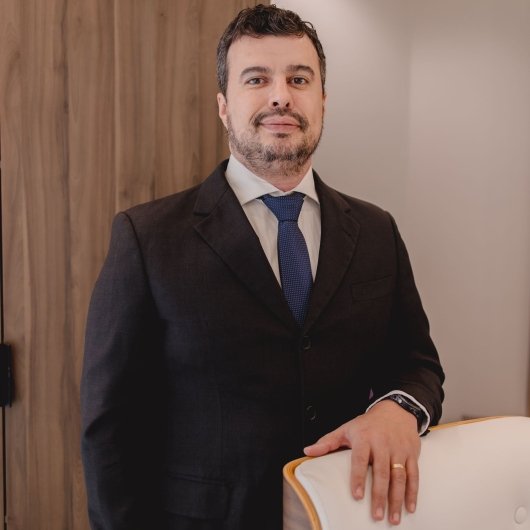 Dr. Tiago Castilho