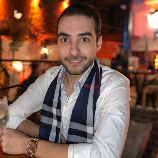 Dr. Gustavo Barcelos