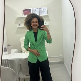 Dr. Viviane Lopes
