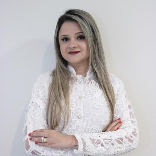 Dra. Camila Stefanie Lima Costa Prucoli