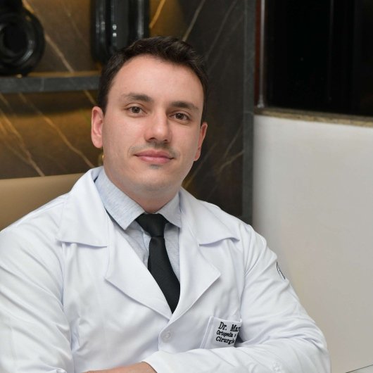 Dr. Marcio Cobra .
