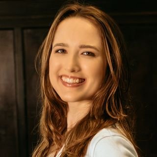 Dra. Lia de Paula