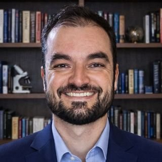 Dr. Carlos Eduardo Garcia Westin