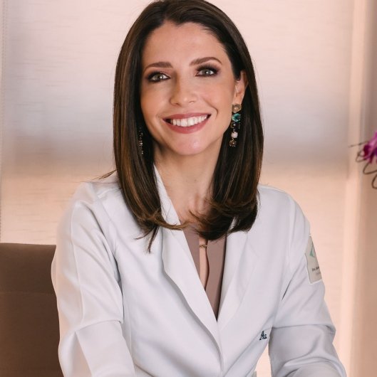 Dra. Manuela Fiorese Benites Gomes