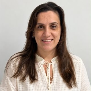 Dra. Thays Sobral Zamengo