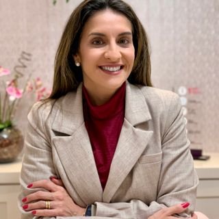 Dra. Aline Borges