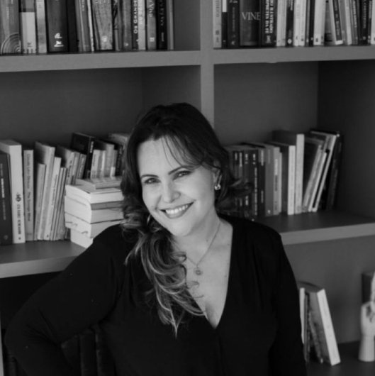 Dra. Larissa Couto Castro