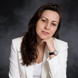 Dra. Franciely Ribeiro