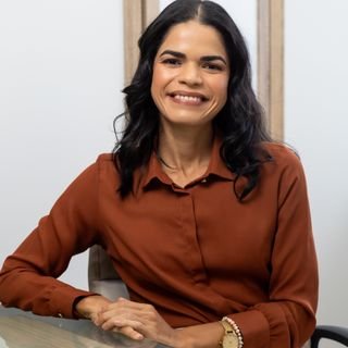 Dra. Camila Cruz Soares Cristino Machado