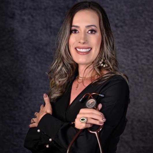 Dra. Ana Kelly Lima