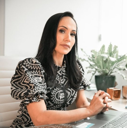 Dra. Karyne Freitas Barbosa
