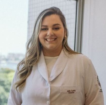 Dra. Julia Cunha