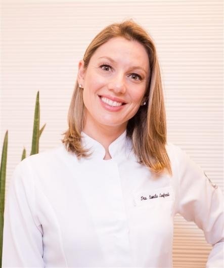 Dra. Camila Bernardeli Lanfredi