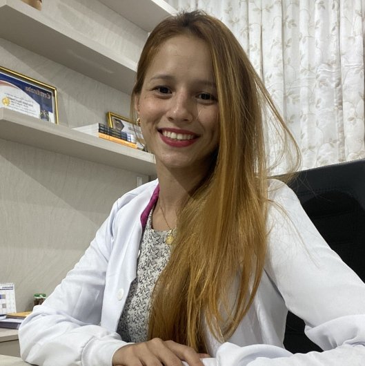 Dra. Yasmin Moraes