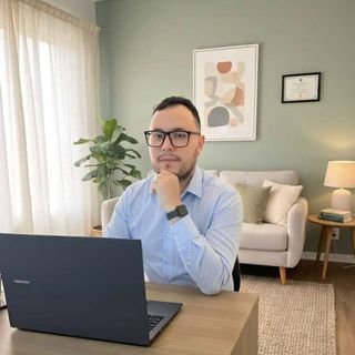 Dr. Vando Rodrigues Magalhãe