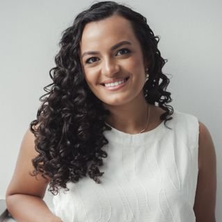 Dra. Laura De Paiva Rodrigues Da Silva