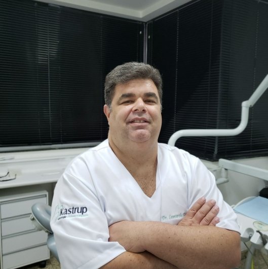 Dr. Leonardo Kastrup