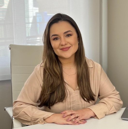 Dra. Lívia Nogueira Teixeira Martins