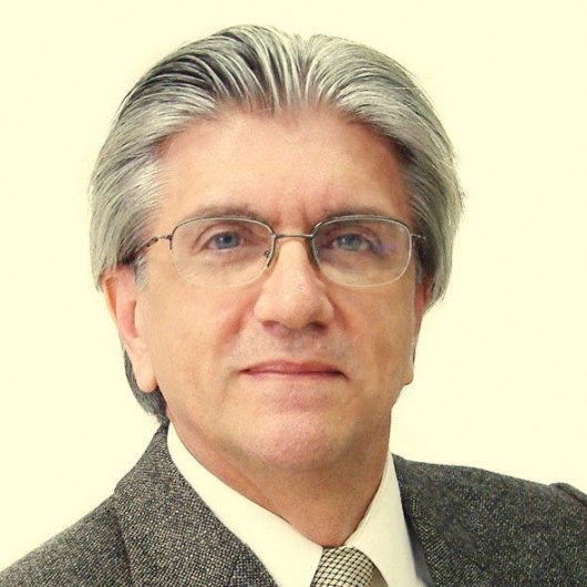 Dr. Jorge Fornazari Pires