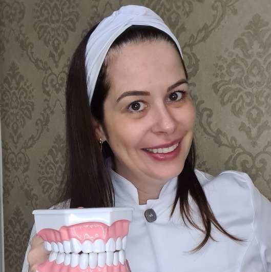 Dra. Elen Renata De Pontes Coelho Freitas Vicco