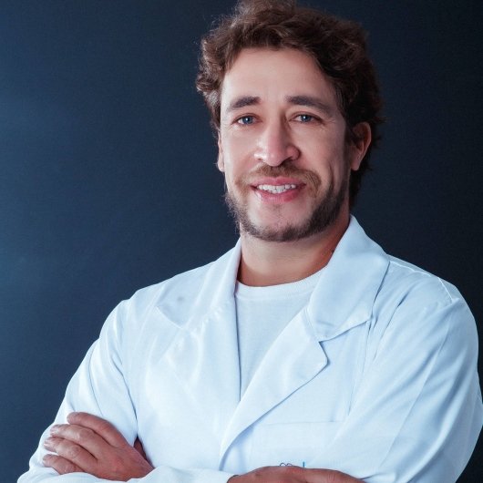 Dr. Leonardo Barnsley Araujo