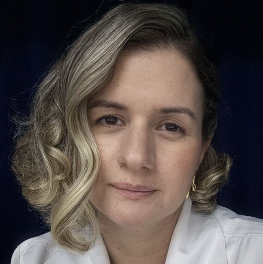 Dra. Stephanie Scott