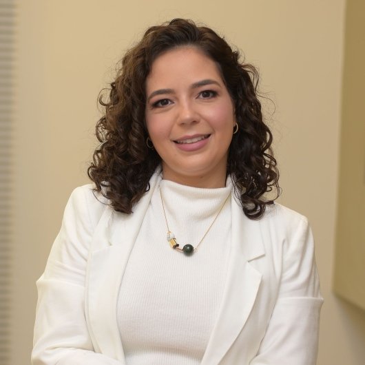 Dra. Larissa Ferreira