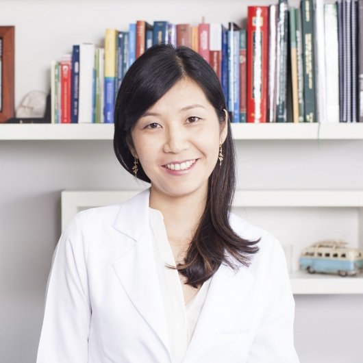 Dra. Adriana Hachiya