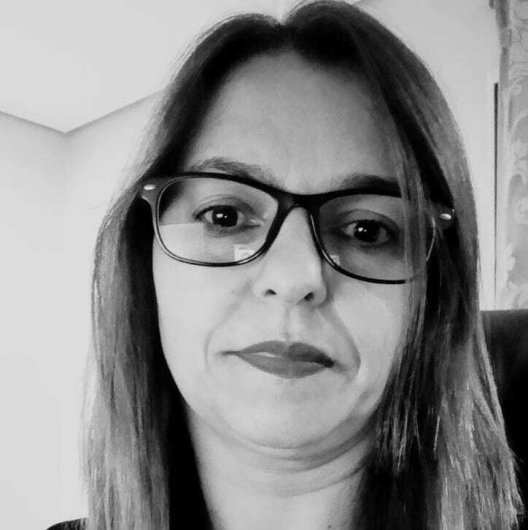 Dra. Claudia Colen