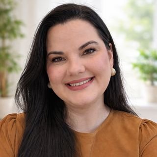 Dra. Jakeline Guedes