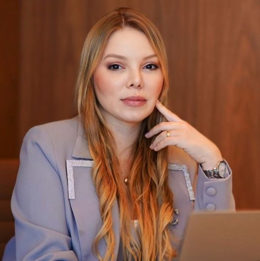 Dra. Aline Trindade