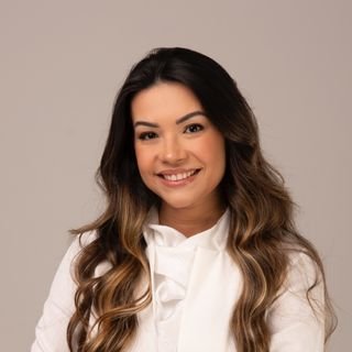 Dra. Amanda Gomes e Silva