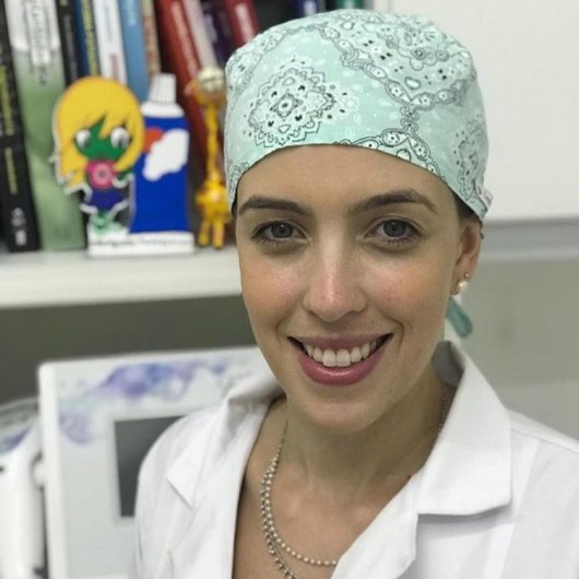 Dra. Mariana Menezes