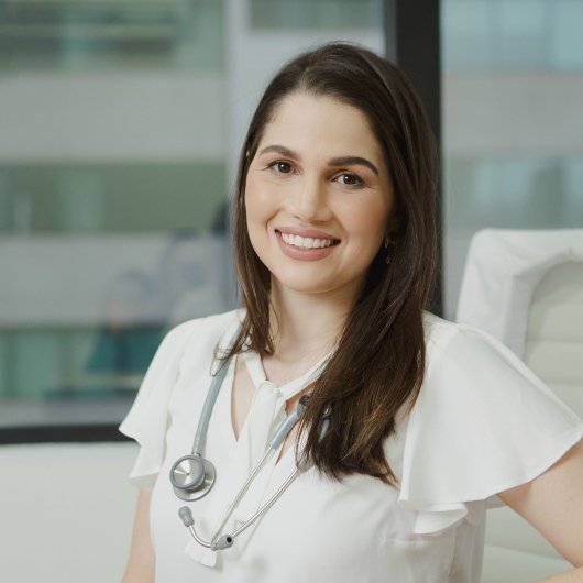 Dra. Lorena Crispim Lopes