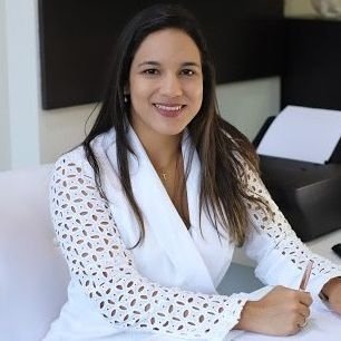 Dra. Amanda Rocha