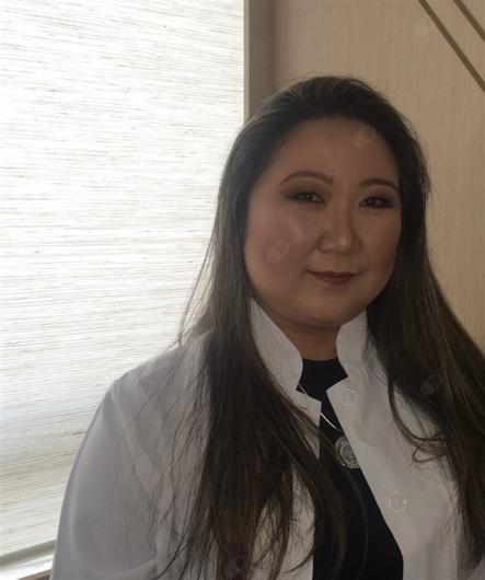 Dra. Cristiane N. Suzuki