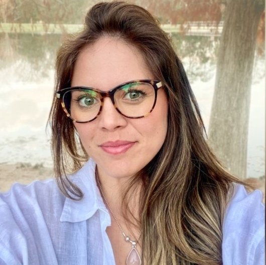 Dra. Amanda Klinng