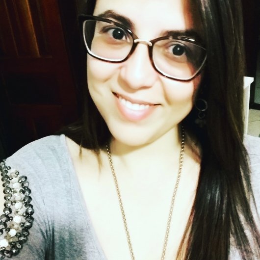 Fabrícia Neves