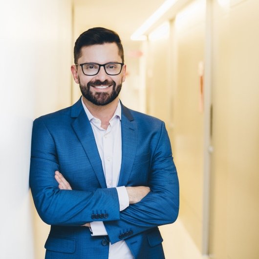 Dr. Nicolas Cayres