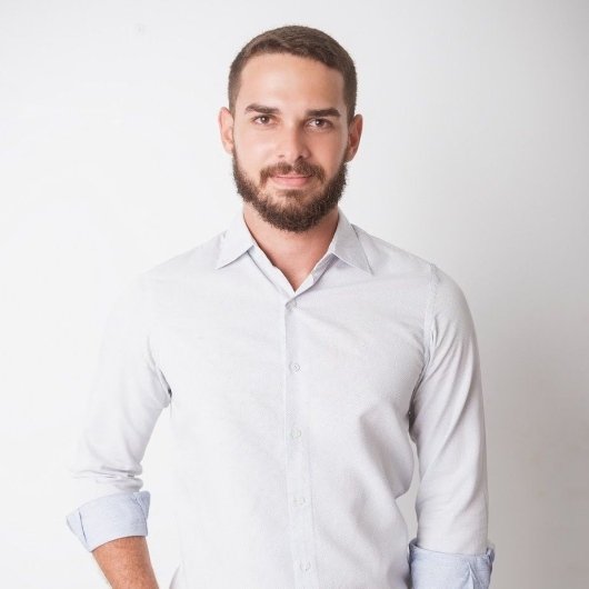 Dr. Thiago Araújo