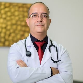 Dr. Vinicius Santos Ferreira