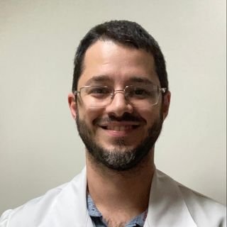 Dr. Leonardo Pádua