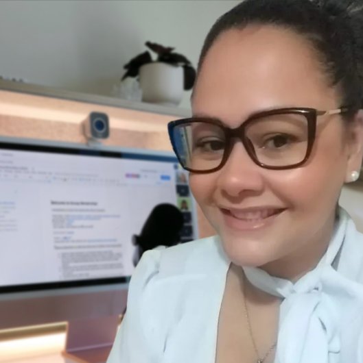Dra. Rafaele Rodrigues de Oliveira