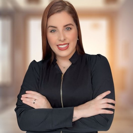 Dra. Ana Caroline Oliveira Pereira