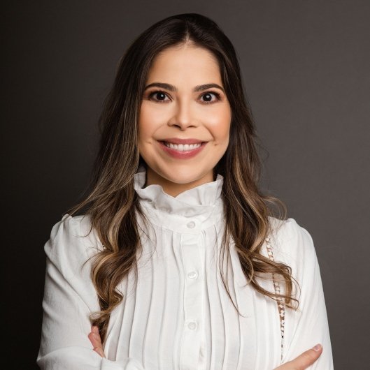 Dra. Ana Caroline Dias