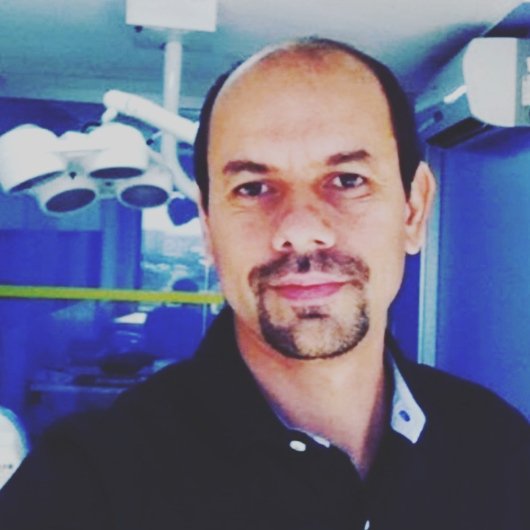 Dr. Carlos Ferreira