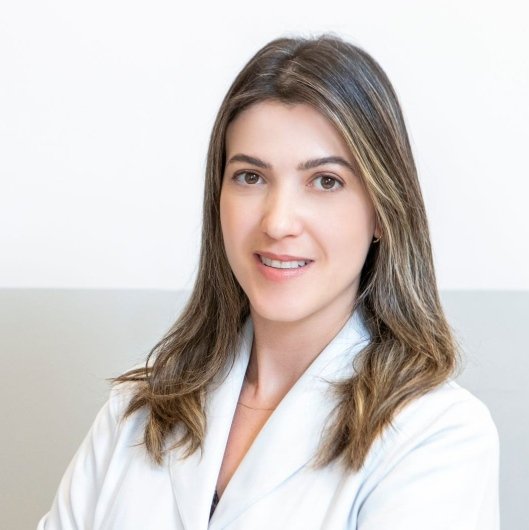 Dra. Larissa Tonin