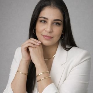 Dra. Larissa Coely