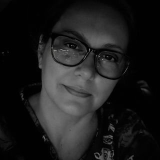 Dra. Luciana Goncalves Siqueira